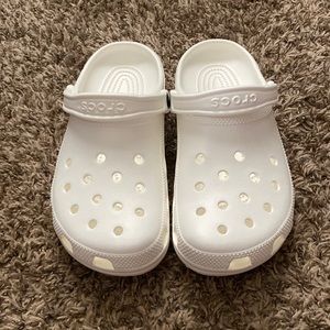 White Crocs size 8 in mens size 10 in women’s